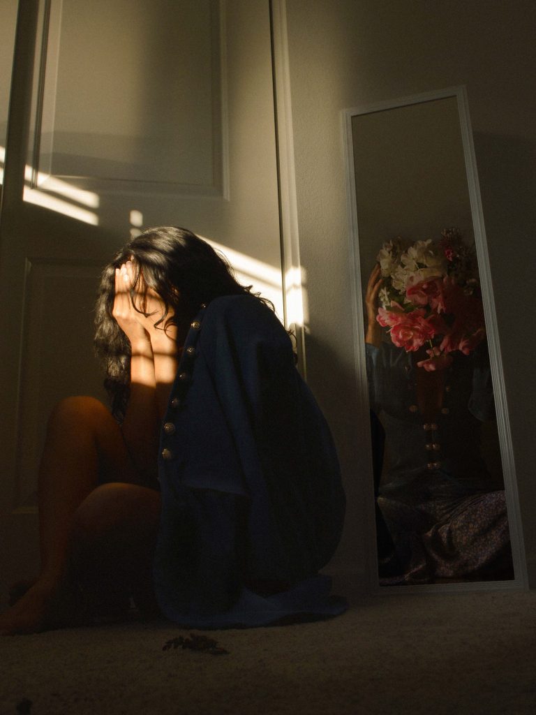 The flowers I refuse to see. Self-portrait